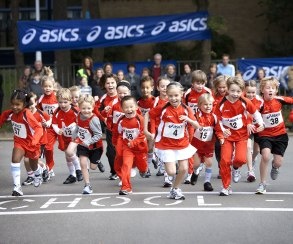 Kinderschuhe - Kinderfüsse